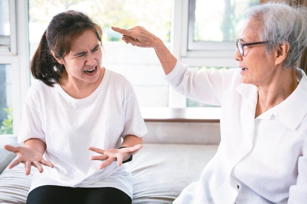 I never eat snacks at home, but I was slapped for filial piety when I grew up! Son: I didn’t ask you to give birth to me. When I was old enough to protect myself, I would do 6 points of planning for m