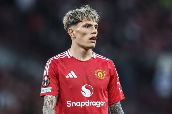 Reporter: Villa and Chelsea are interested in Garnacho, Villa Manchester United Milan is also considering Jackson