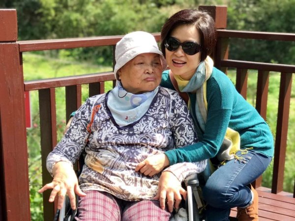 Mother Quan, sister Zhongfeng, female blood cancer... Yang Yue e stayed with her for 10 years and never ran away: she received 