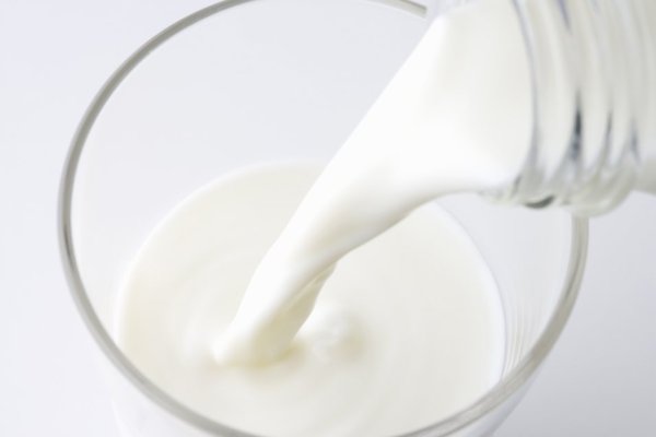 How to choose full fat and low-fat milk? Nutritionists reveal the differences in nutritional components of the two