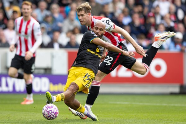 Admit misjudgment! Post: Referee Director Webber admits to Manchester United that Collins should be sent off last round