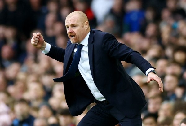 Dyche: It s an honor to return to Nottingham Forest, our task is to find a balance between offense and defense