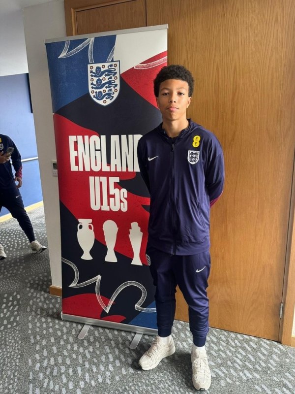 British media: Thiago Silva’s son Igo was called up to the England U15 training camp for the first time