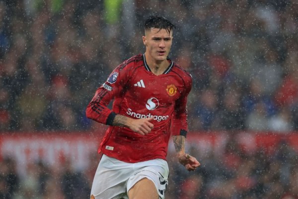TA: Manchester United believes that Sheshko’s injury is not serious and will remain at the base for evaluation by Manchester United’s team doctors.